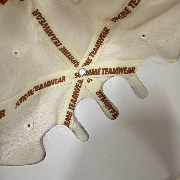 MATTEO Beige Cap with Red Embroidery - Picture 8 of 9